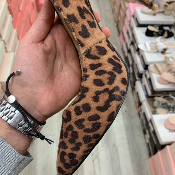 Leopard Print Closed Toe Pointed Stiletto Court Pumps - Picture 5 of 10